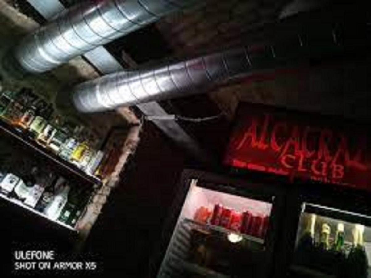 Alcatrazpraha Appartamento Esterno foto